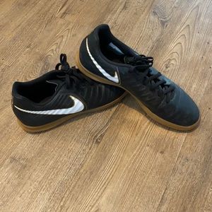 Men’s Nike indoor soccer shoes - 8.5